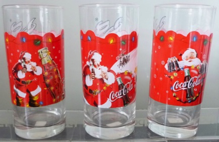 330688-1 € 12,50 coca cola glas set van 3 kerstman.jpeg